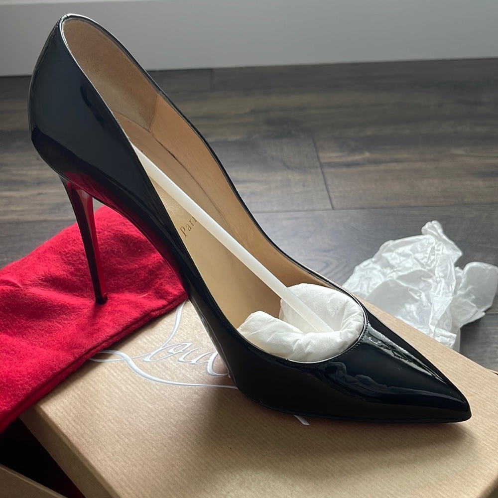 Pigalle Follies 100 Patent